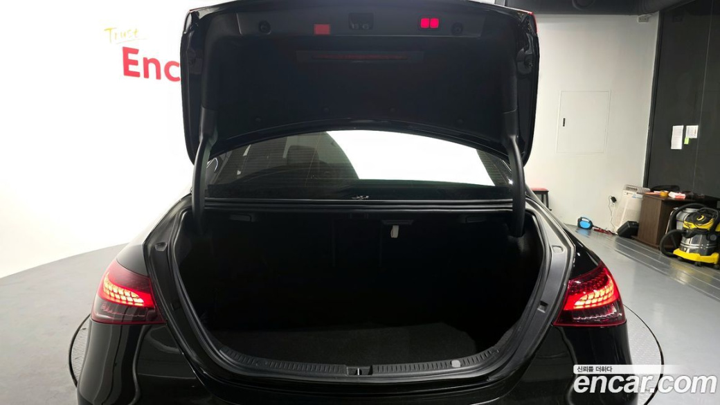 Mercedes-Benz E-Class E250 Avantgarde, 2022