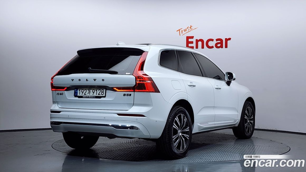 Volvo XC60 B5 Inscription, 2022