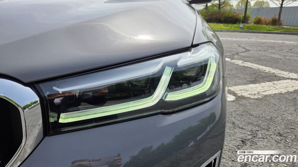 BMW 5-Series 520i Luxury, 2022
