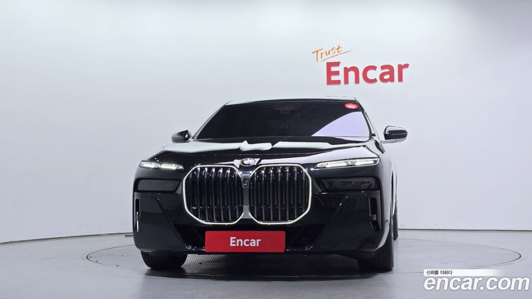 BMW 7-Series 740i xDrive M Sport, 2025