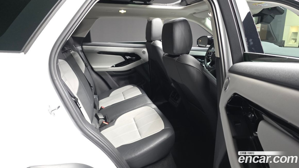 Land Rover Range Rover Evoque P250 Dynamic SE, 2025