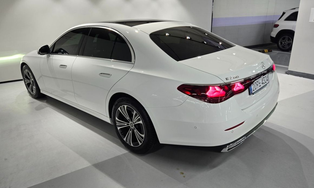Mercedes-Benz E-Class E200 Avantgarde, 2025