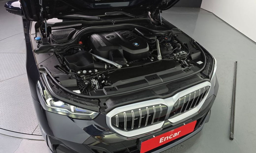 BMW 5-Series 530i xDrive M Sport, 2024