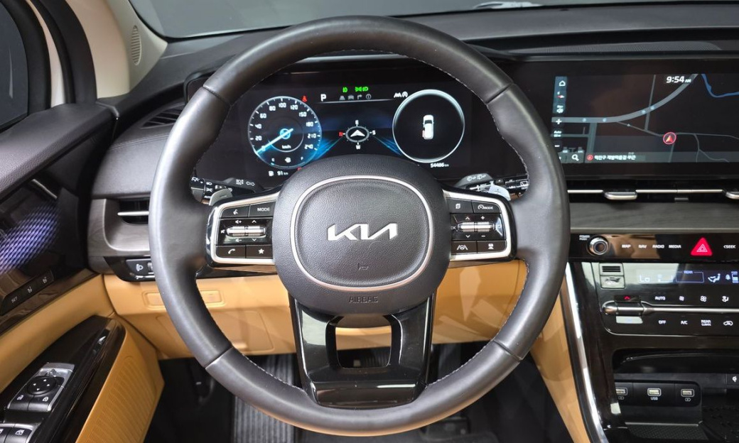 Kia Carnival 9-Seater Signature, 2023