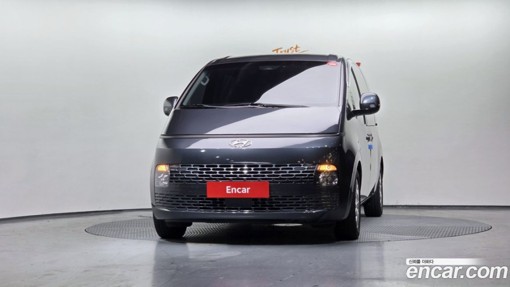 Hyundai Staria 4WD Tourer 9-Seater, 2023