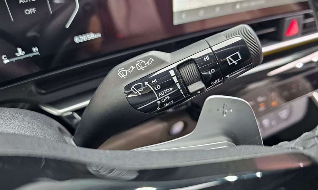 Kia Carnival 9-Seater Signature, 2025
