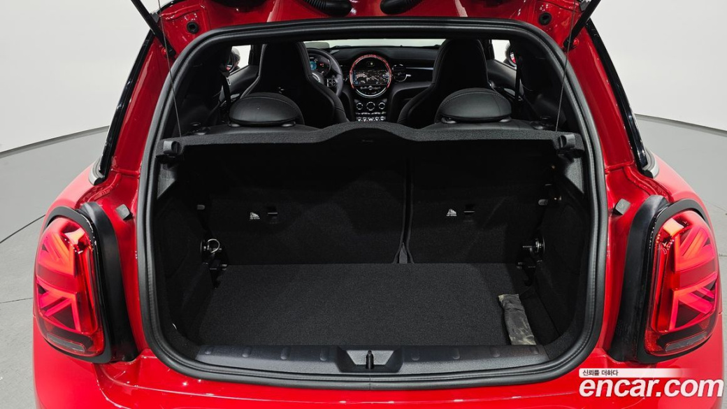 Mini Cooper JCW, 2024