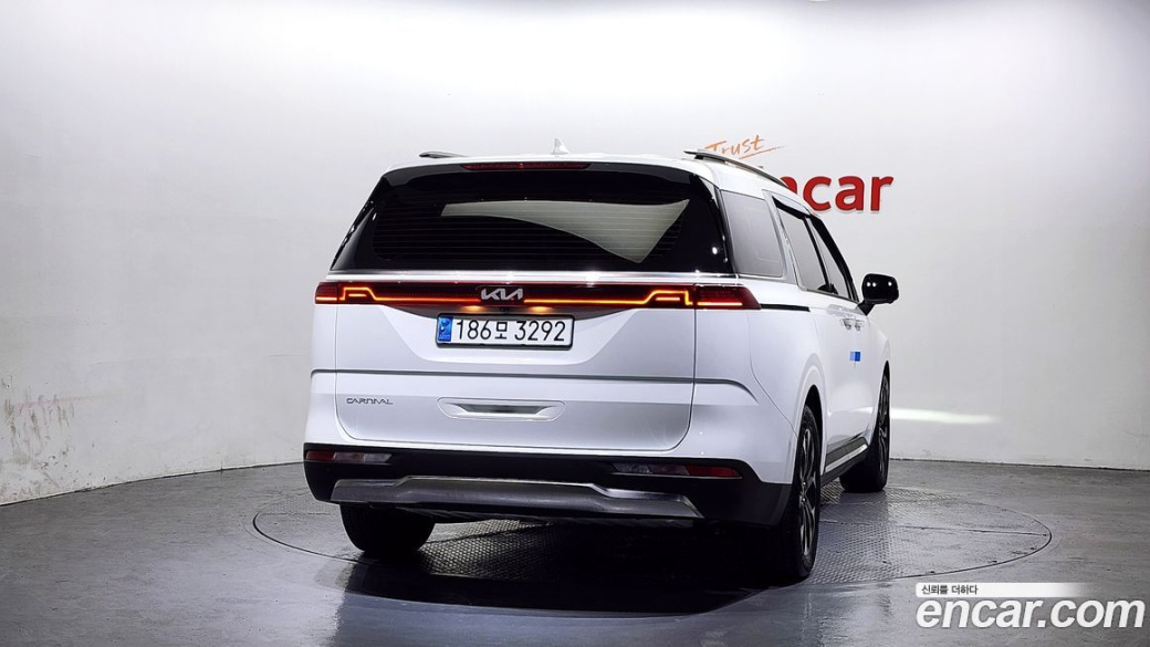 Kia Carnival 9-Seater Signature, 2023