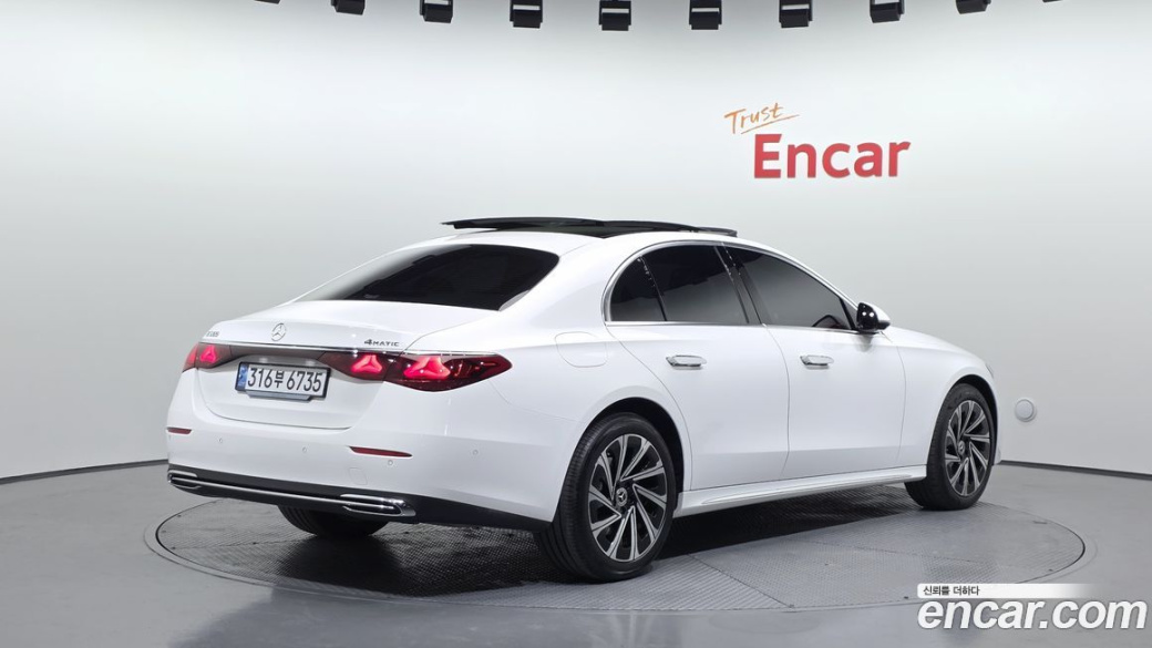 Mercedes-Benz E-Class E300 4MATIC Exclusive, 2024
