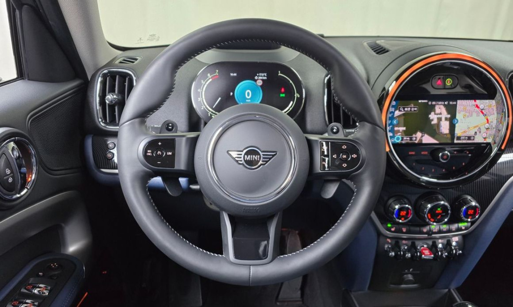 Mini Countryman ALL4 Classic Launch Pack, 2023