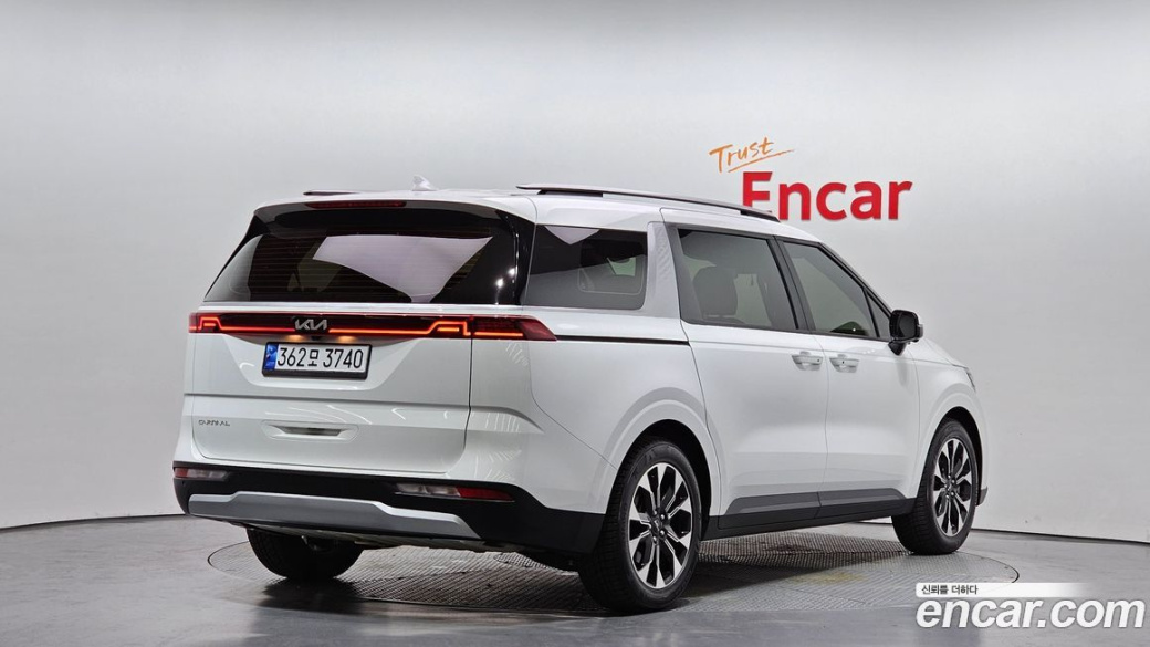 Kia Carnival 9-Seater Prestige, 2023