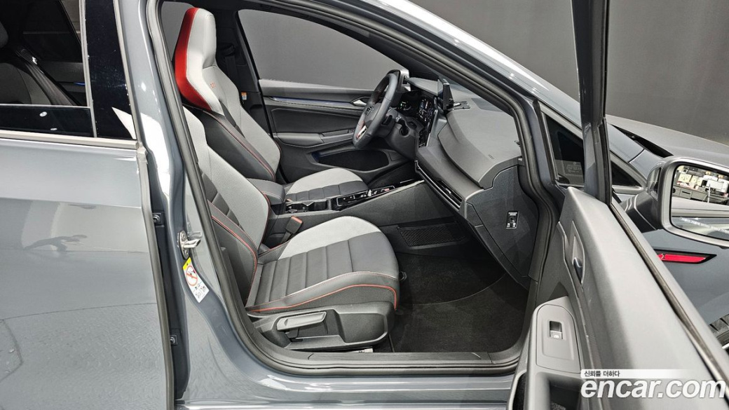 Volkswagen Golf 2.0 GTI, 2024