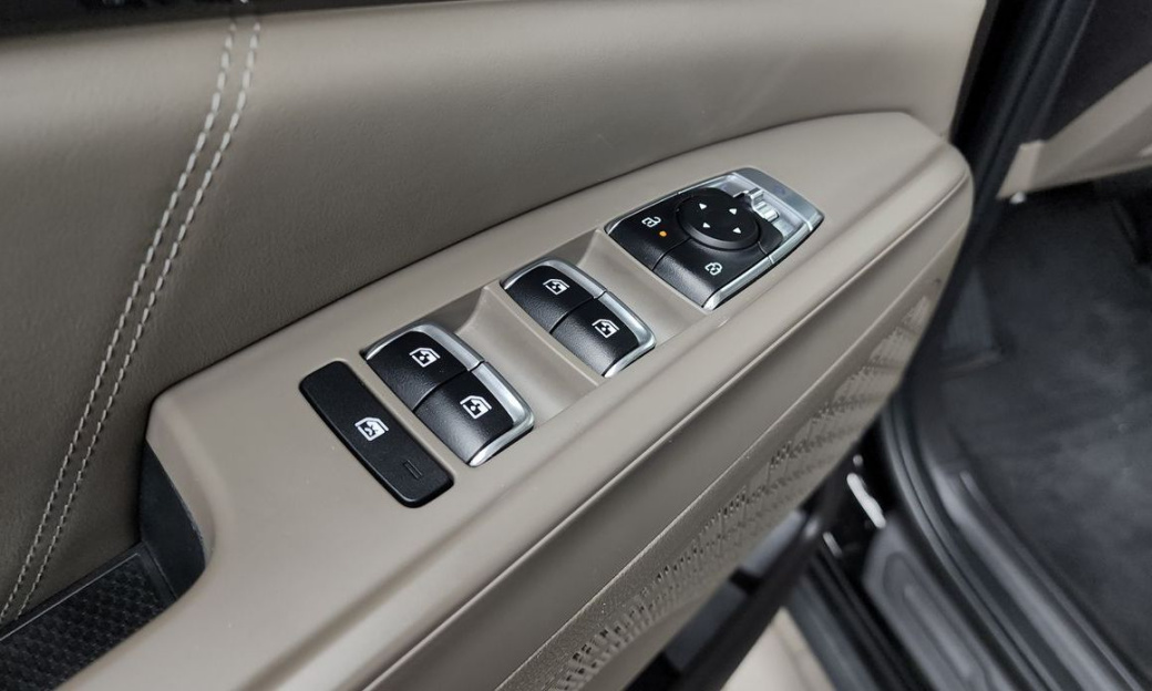 Kia Carnival 7-Seater Gravity, 2025