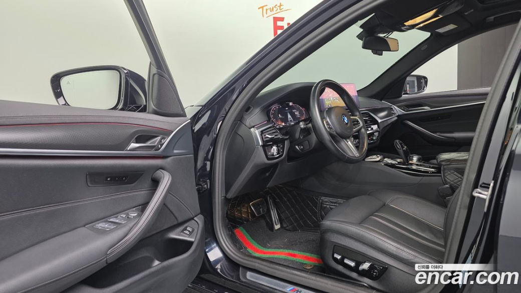 BMW 5-Series 520i M Sport, 2023