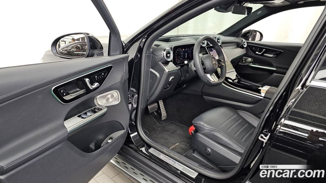 Mercedes-Benz GLC-Class GLC300 4MATIC AMG Line, 2025