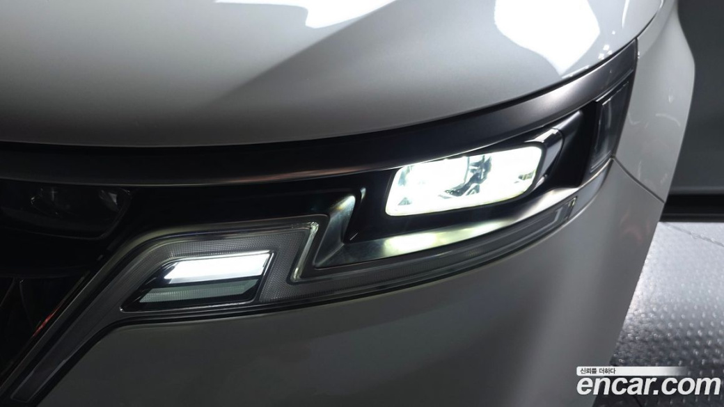Kia Carnival 9-Seater Signature, 2023