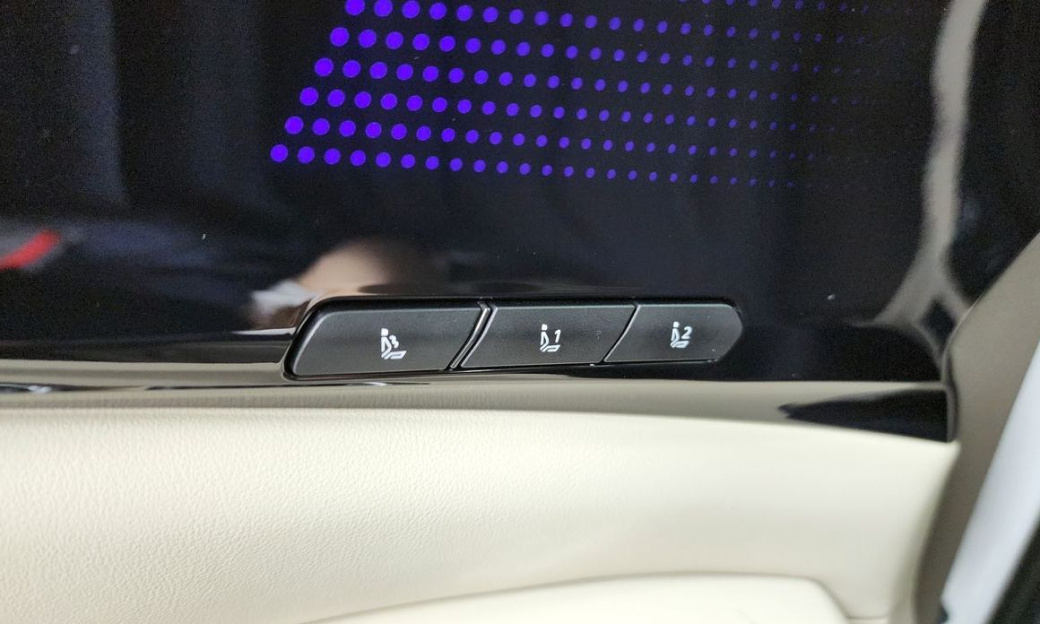 Kia Carnival 9-Seater Signature, 2025