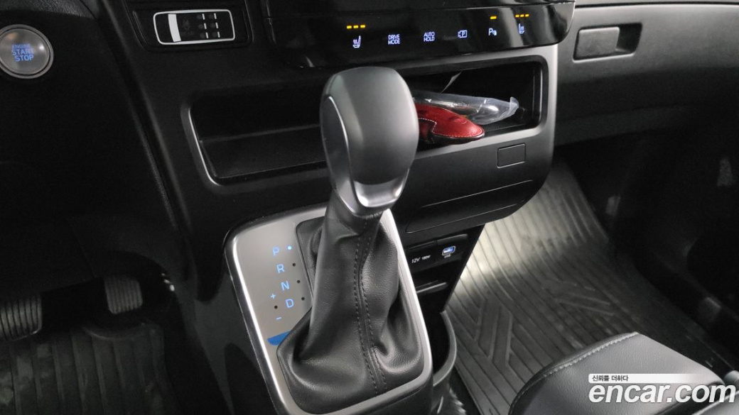 Hyundai Staria Tourer 9-Seater, 2025