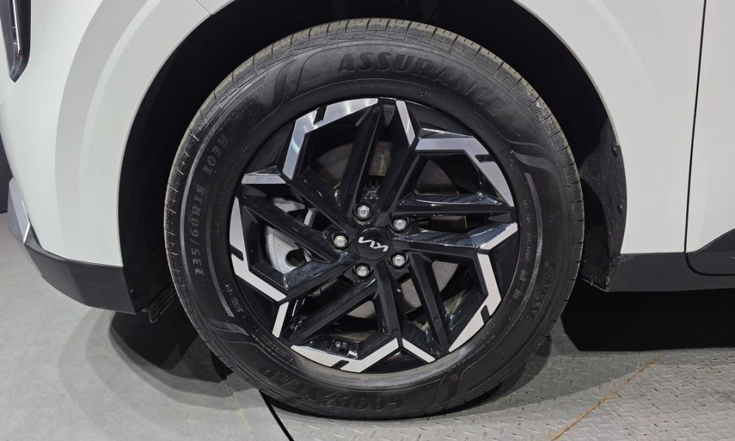 Kia Carnival 9-Seater Prestige, 2025