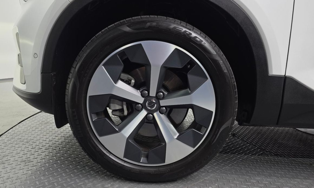 Volvo XC40 B4 Ultimate Bright, 2024