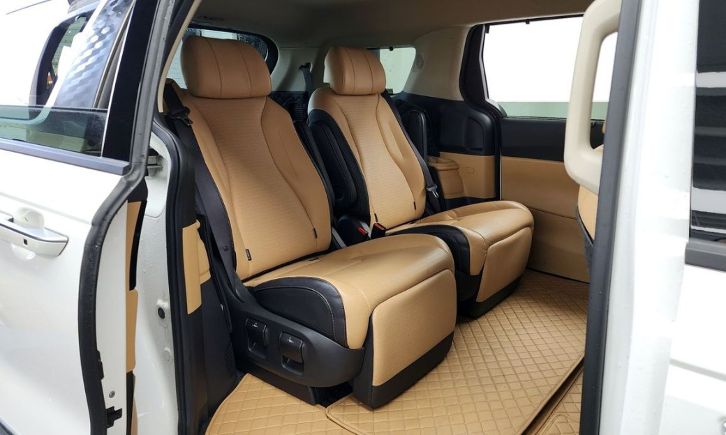 Kia Carnival 7-Seater Signature, 2022