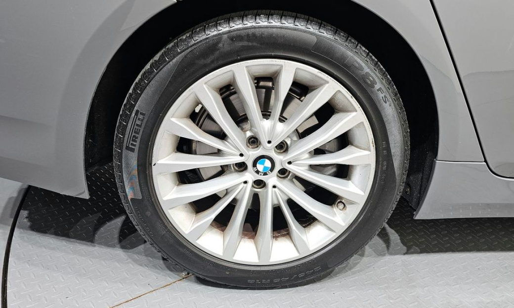 BMW 5-Series 523d xDrive Luxury, 2022