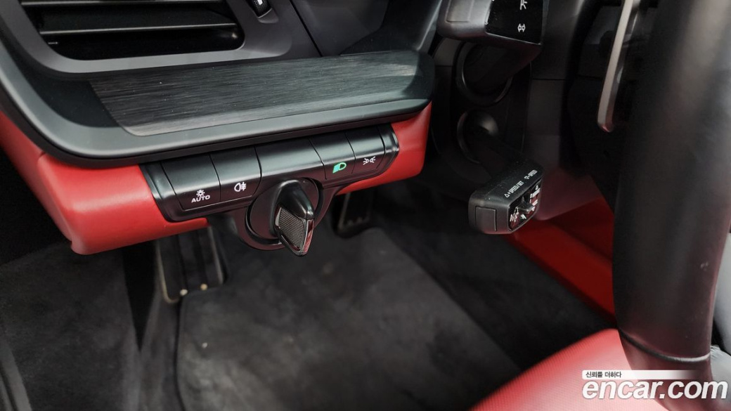 Porsche 911 Carrera GTS Cabriolet, 2022