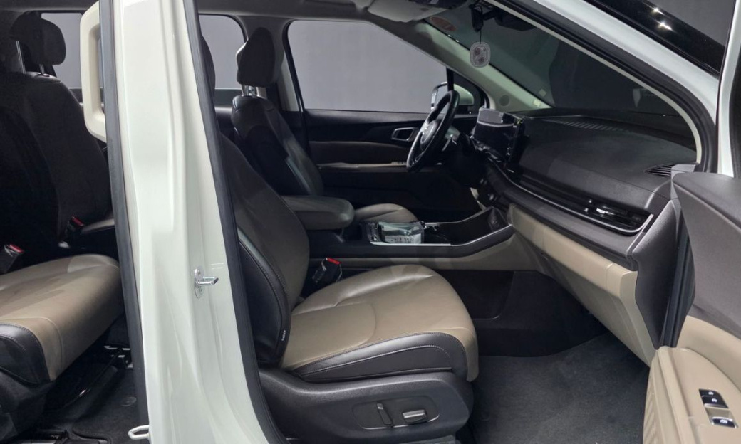 Kia Carnival 9-Seater Noblesse, 2024