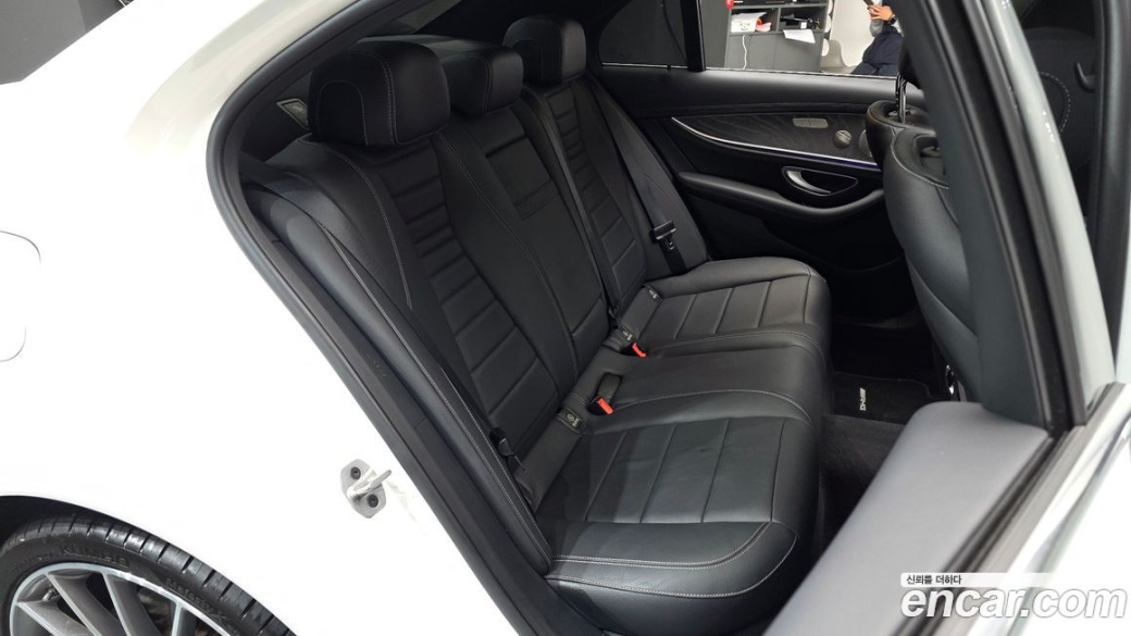Mercedes-Benz E-Class E350 4MATIC AMG Line, 2022