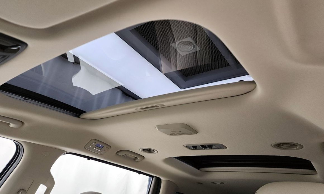 Kia Carnival 9-Seater Signature, 2025