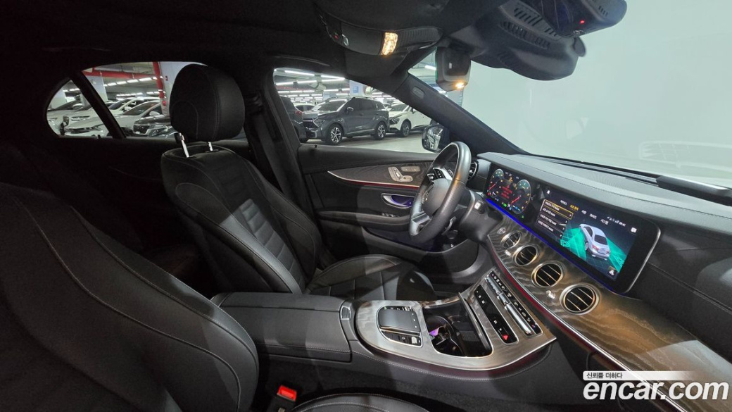 Mercedes-Benz E-Class E350 4MATIC AMG Line, 2023