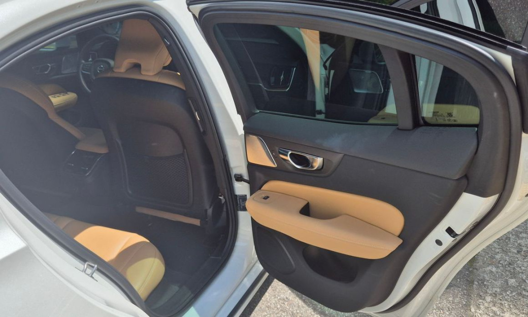 Volvo S60 B5 Ultimate Bright, 2024