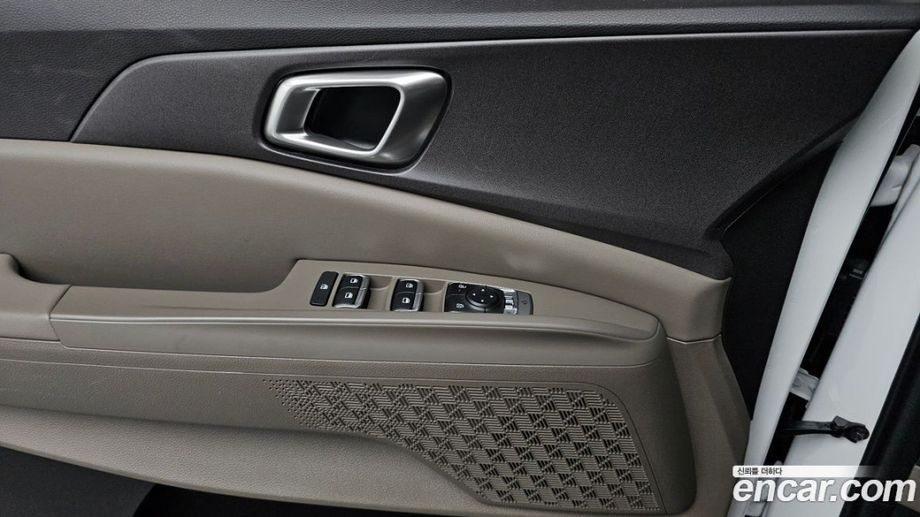 Kia Carnival 9-Seater Prestige, 2025