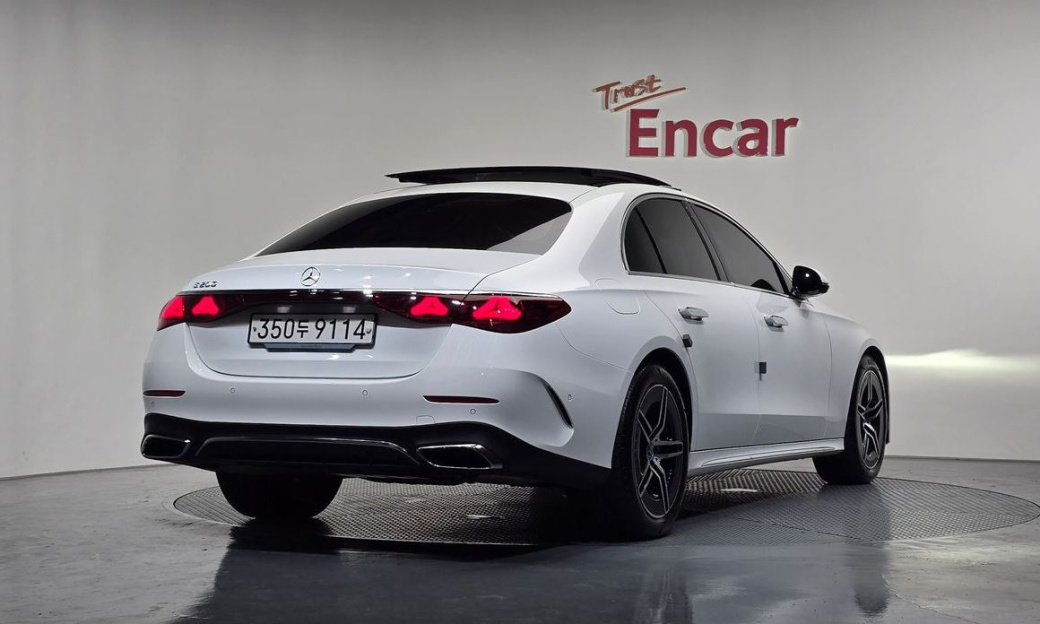 Mercedes-Benz E-Class E200 AMG Line, 2026