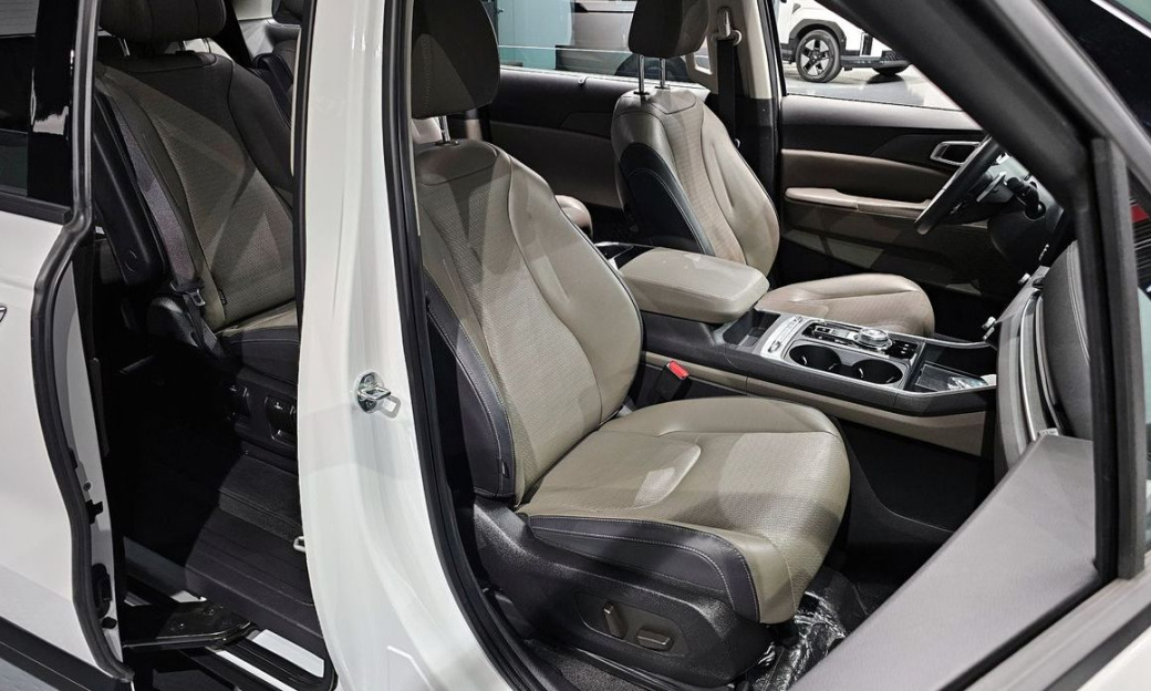 Kia Carnival 7-Seater Noblesse, 2025
