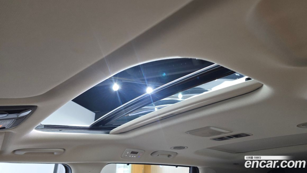 Kia Carnival 9-Seater Signature, 2023