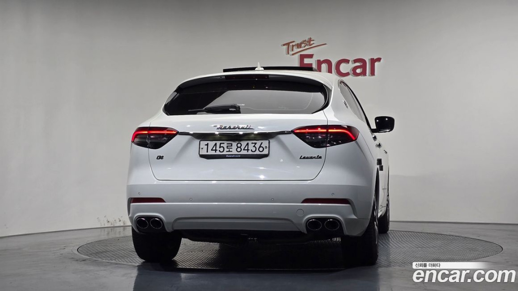 Maserati Levante 3.0 AWD GranLusso, 2021