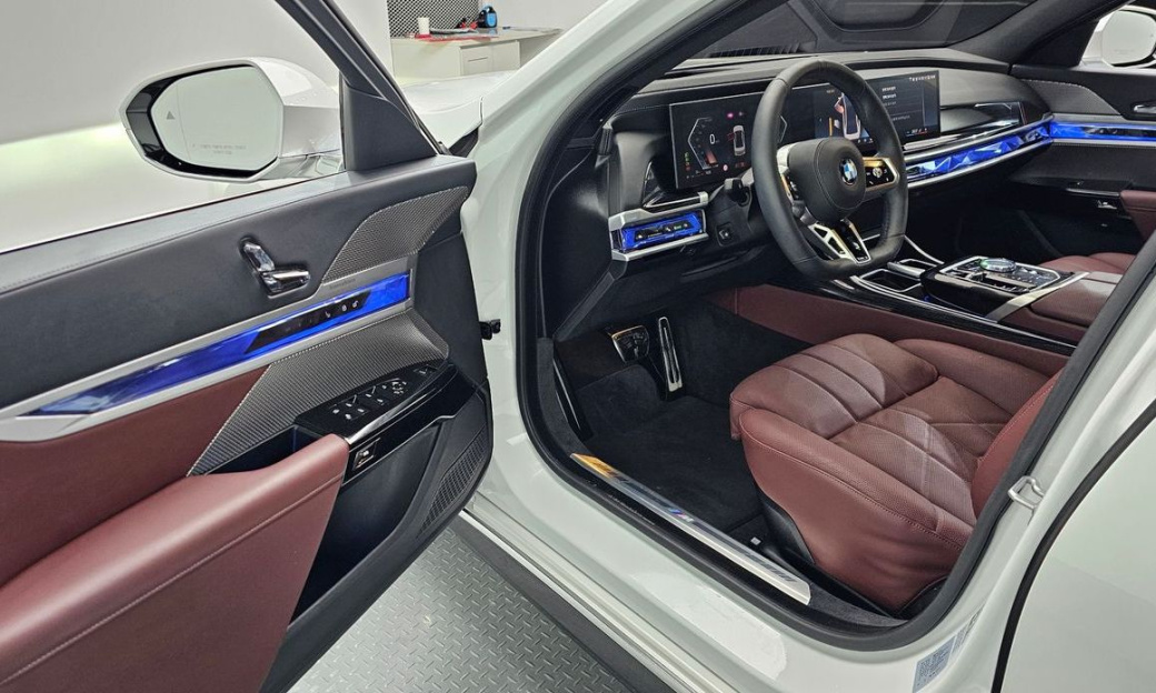 BMW 7-Series 740i xDrive M Sport, 2025