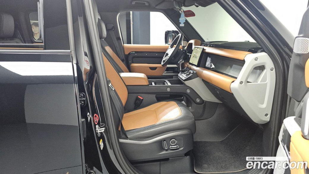 Land Rover Defender 130 D300 X-Dynamic HSE, 2024