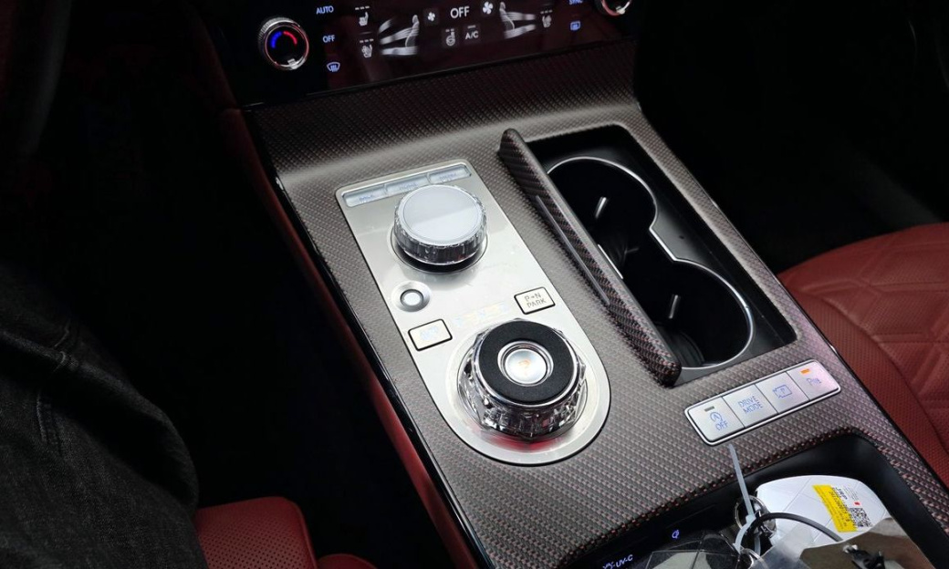 Genesis G80 Gasoline 2.5 Turbo AWD, 2025