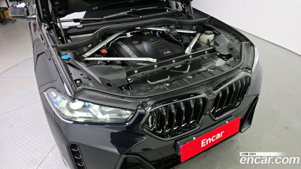 BMW X6 xDrive40i M Sport, 2025