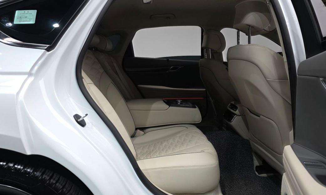Genesis G80 Gasoline 2.5 Turbo AWD, 2025