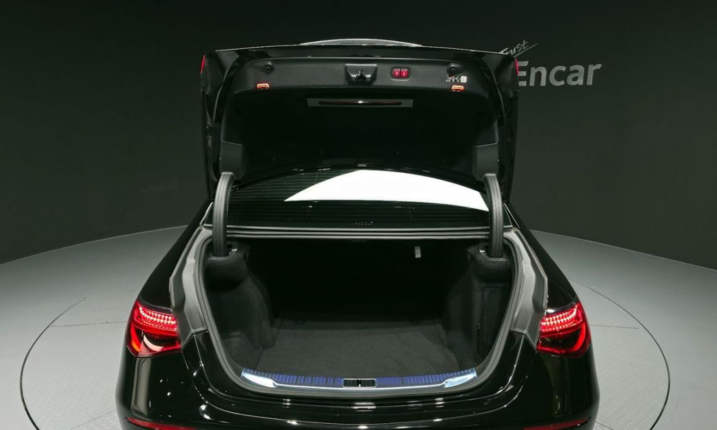 Mercedes-Benz S-Class S350 d 4MATIC, 2025
