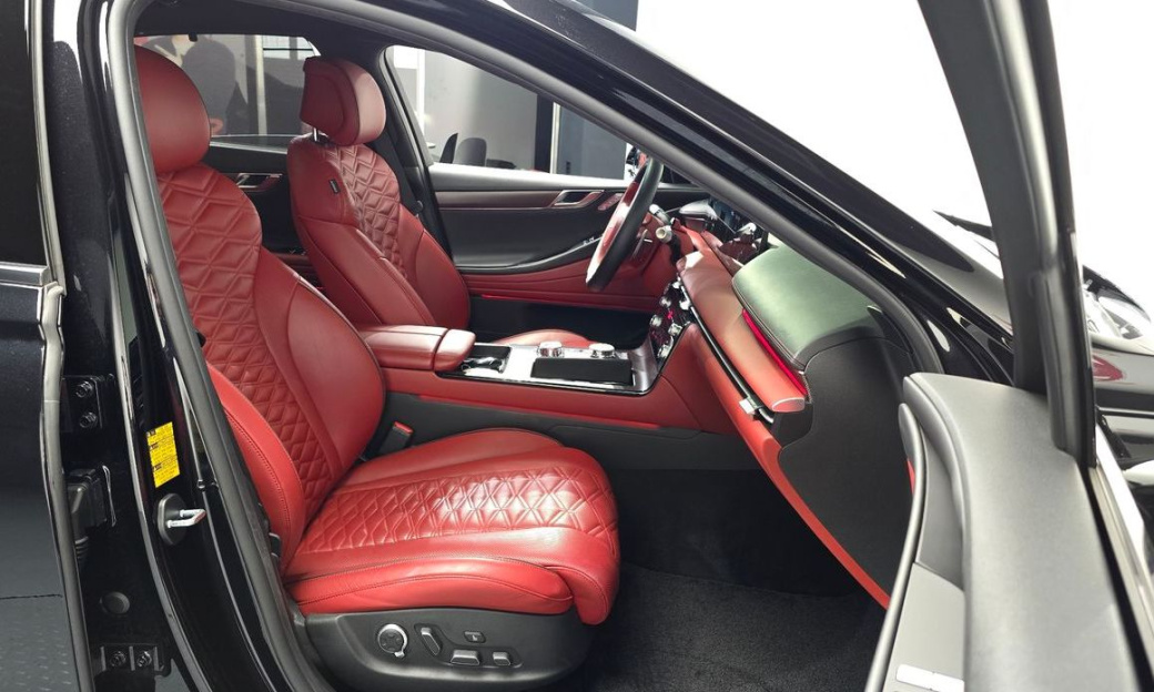 Genesis G80 Gasoline 2.5 Turbo AWD, 2025