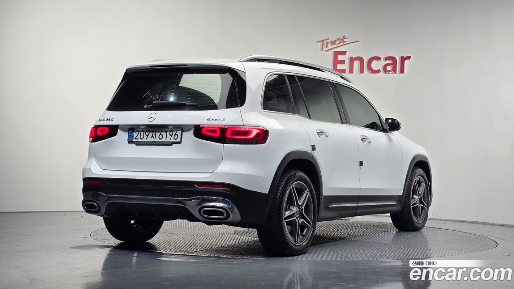 Mercedes-Benz GLB-Class GLB250 4MATIC, 2023