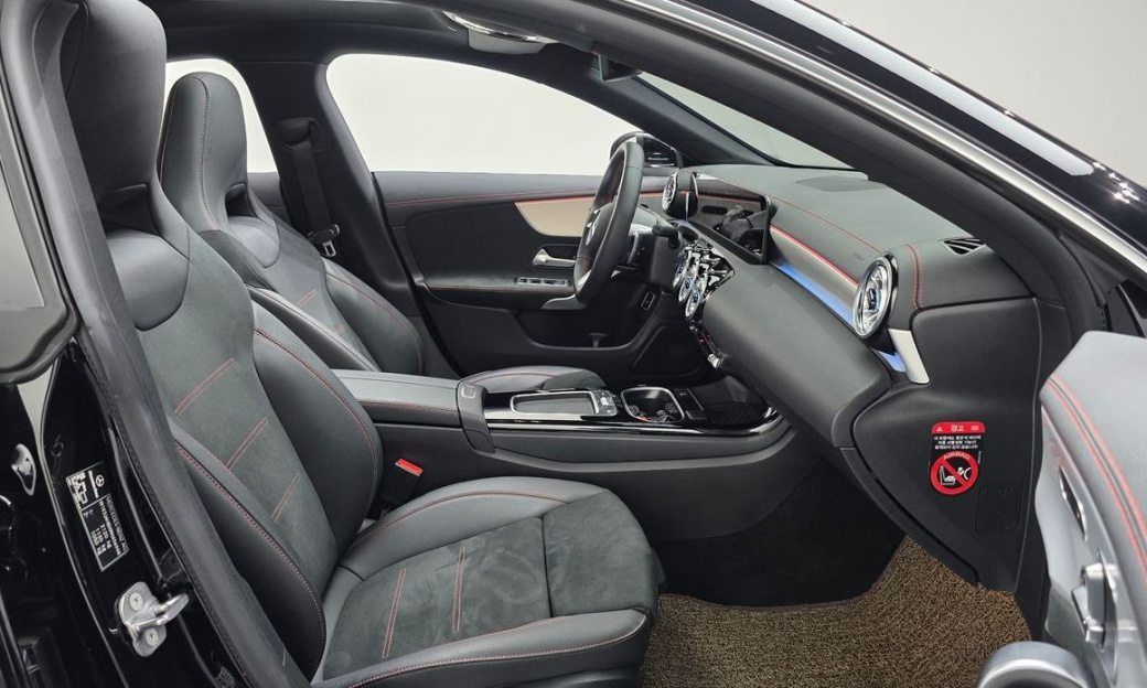 Mercedes-Benz CLA-Class CLA250 4MATIC, 2024