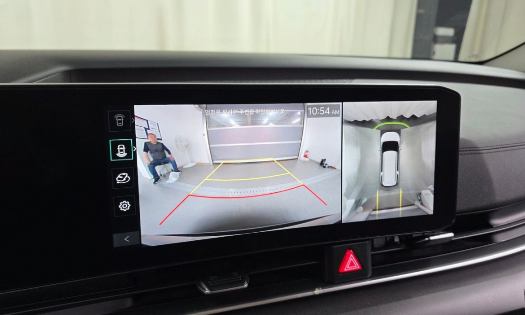 Kia Carnival 9-Seater Prestige, 2024