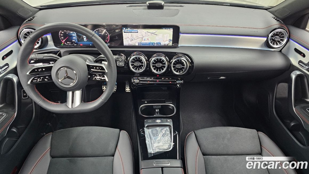 Mercedes-Benz CLA-Class CLA250 4MATIC, 2025