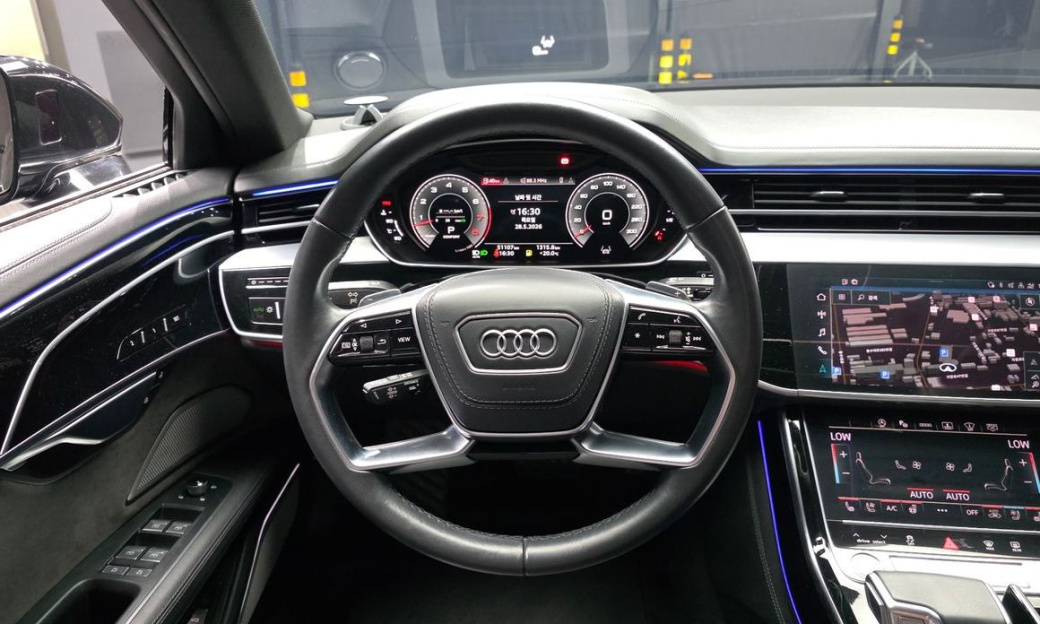 Audi A8 55 TFSI Quattro LWB, 2021