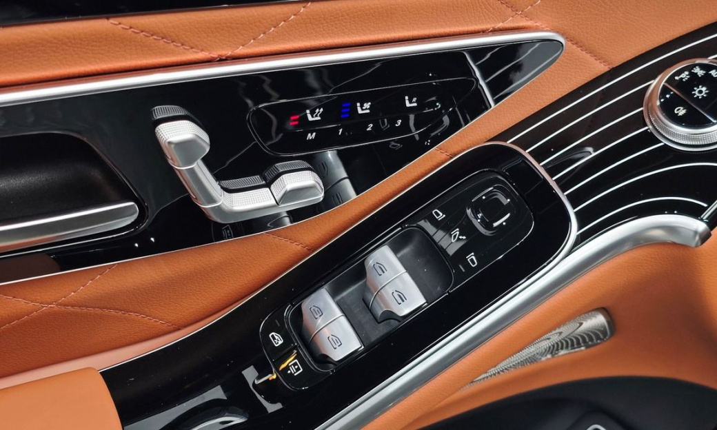 Mercedes-Benz S-Class S450 4MATIC, 2026